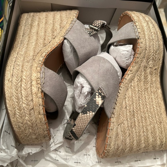 NIB Dolce Vita Taupe Espadrille Platform Wedges with Snake-Print Strap - size 10 - Picture 2 of 7